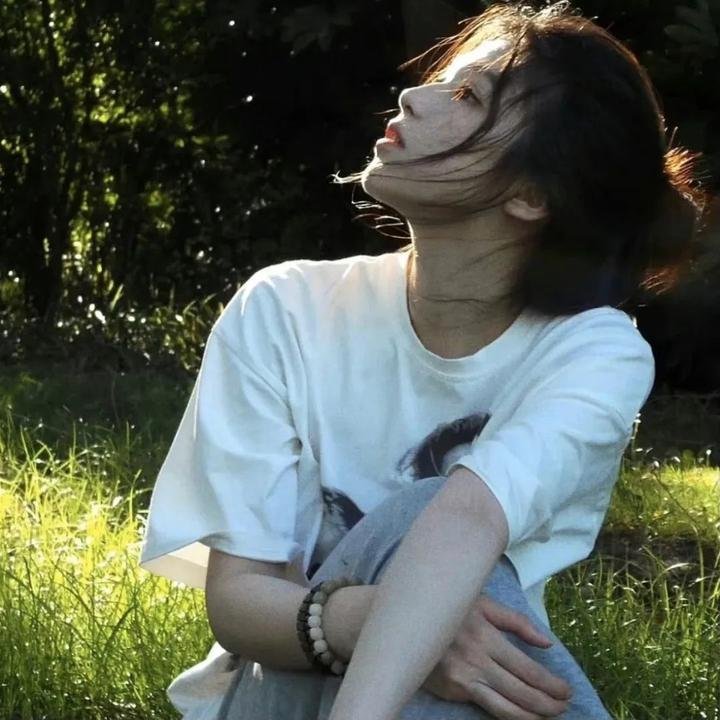维奥莱特·诺齐埃尔